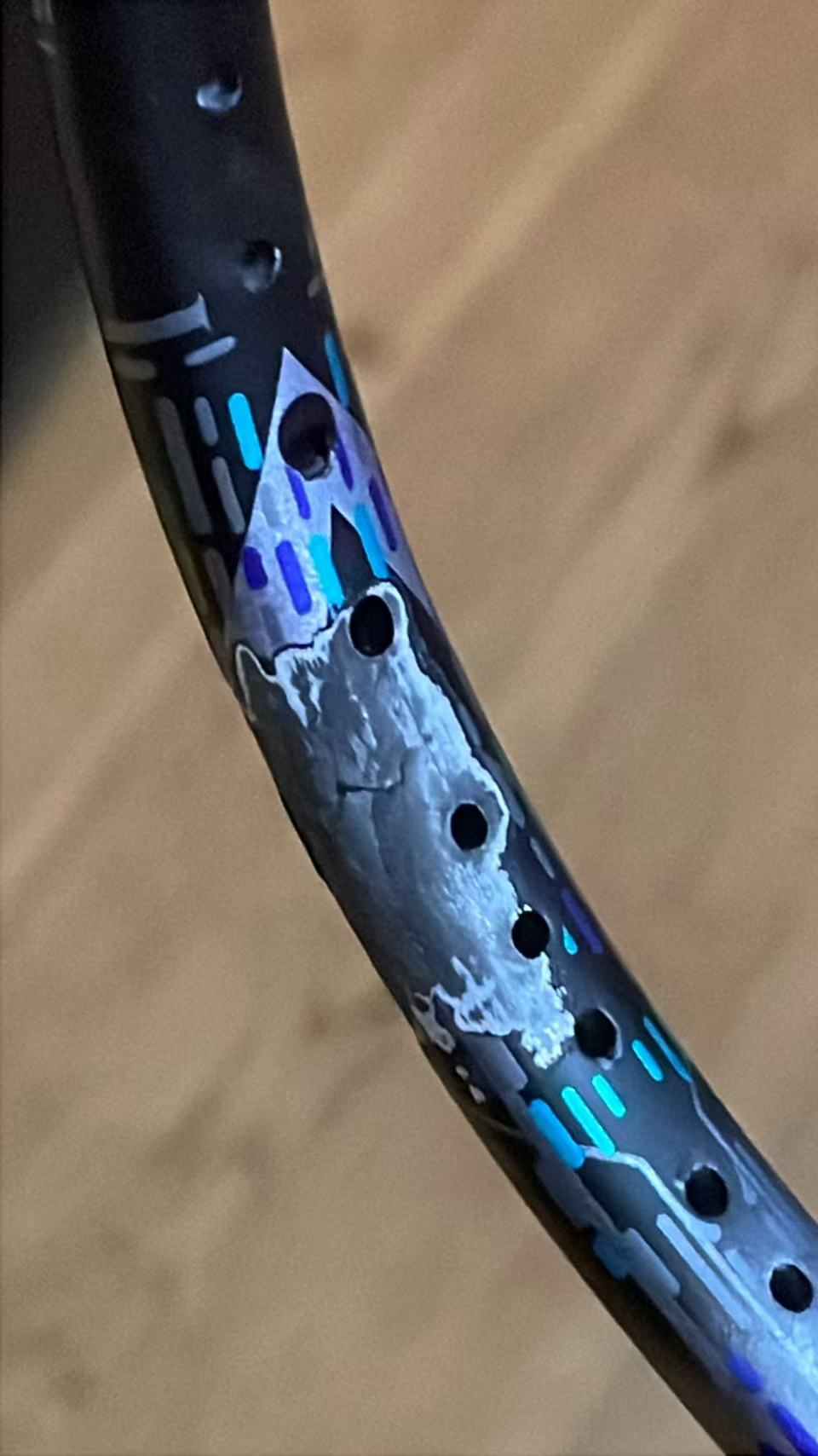 Broken racket's frame welding