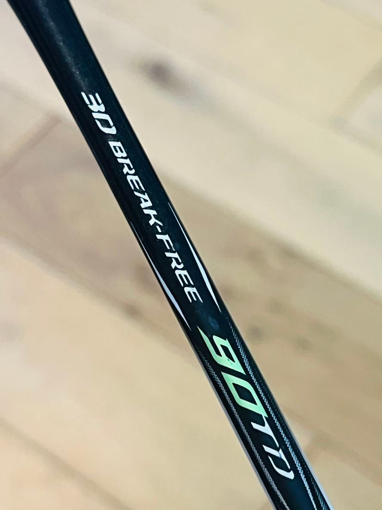 Li-Ning used 90TD  badminton racket strung 26lbs