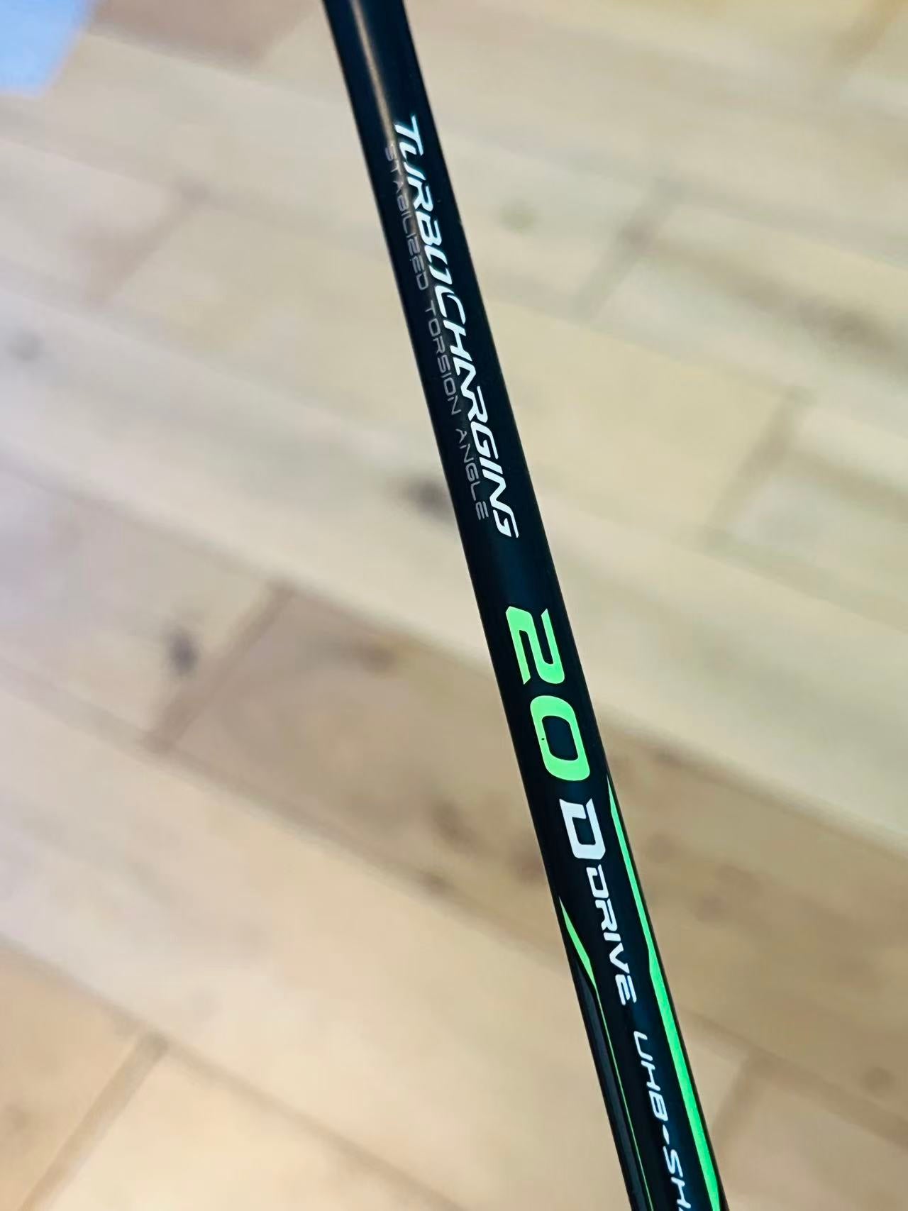 Li-Ning used 20D  badminton racketstrung 26lbs