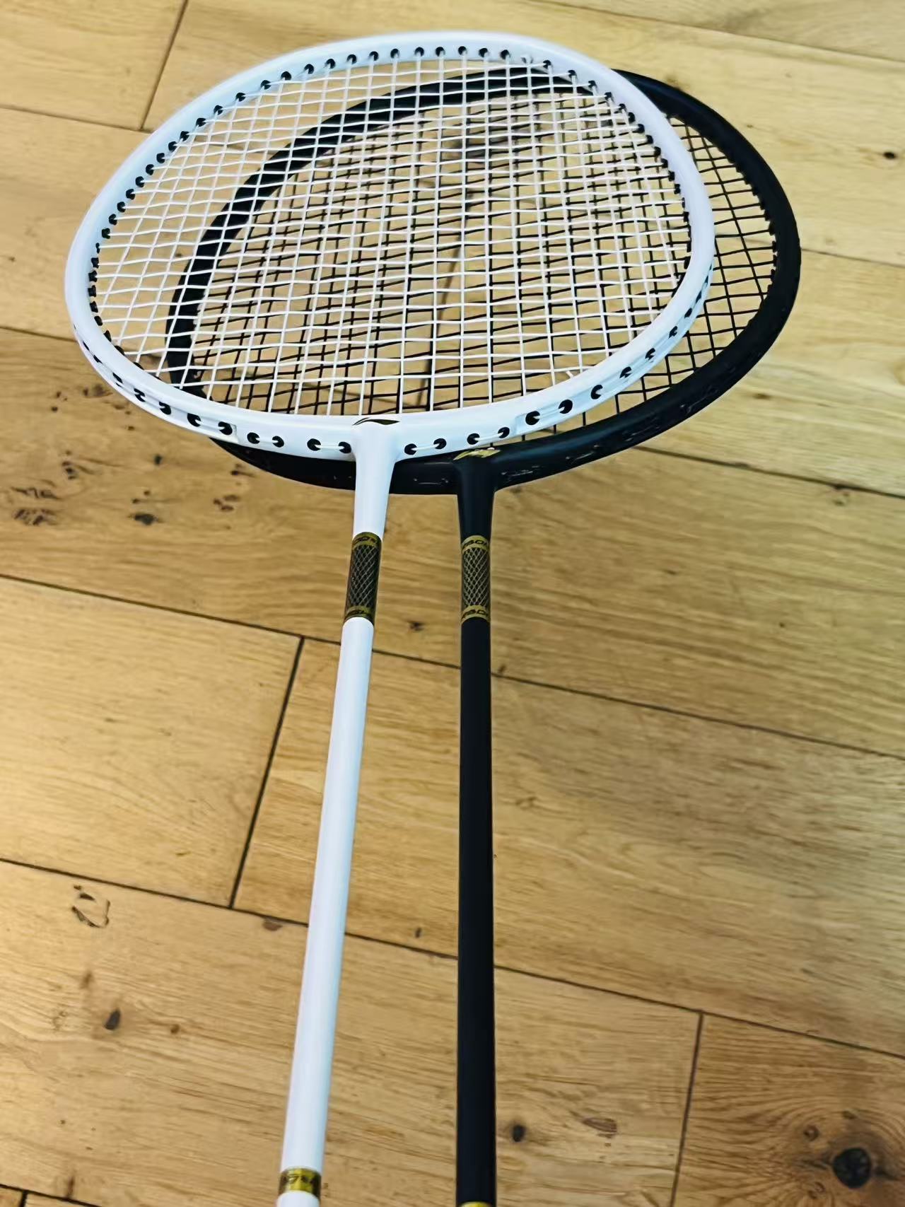 Li-Ning used BLACK+WHITE badminton rackets unit 4U strung 22lbs