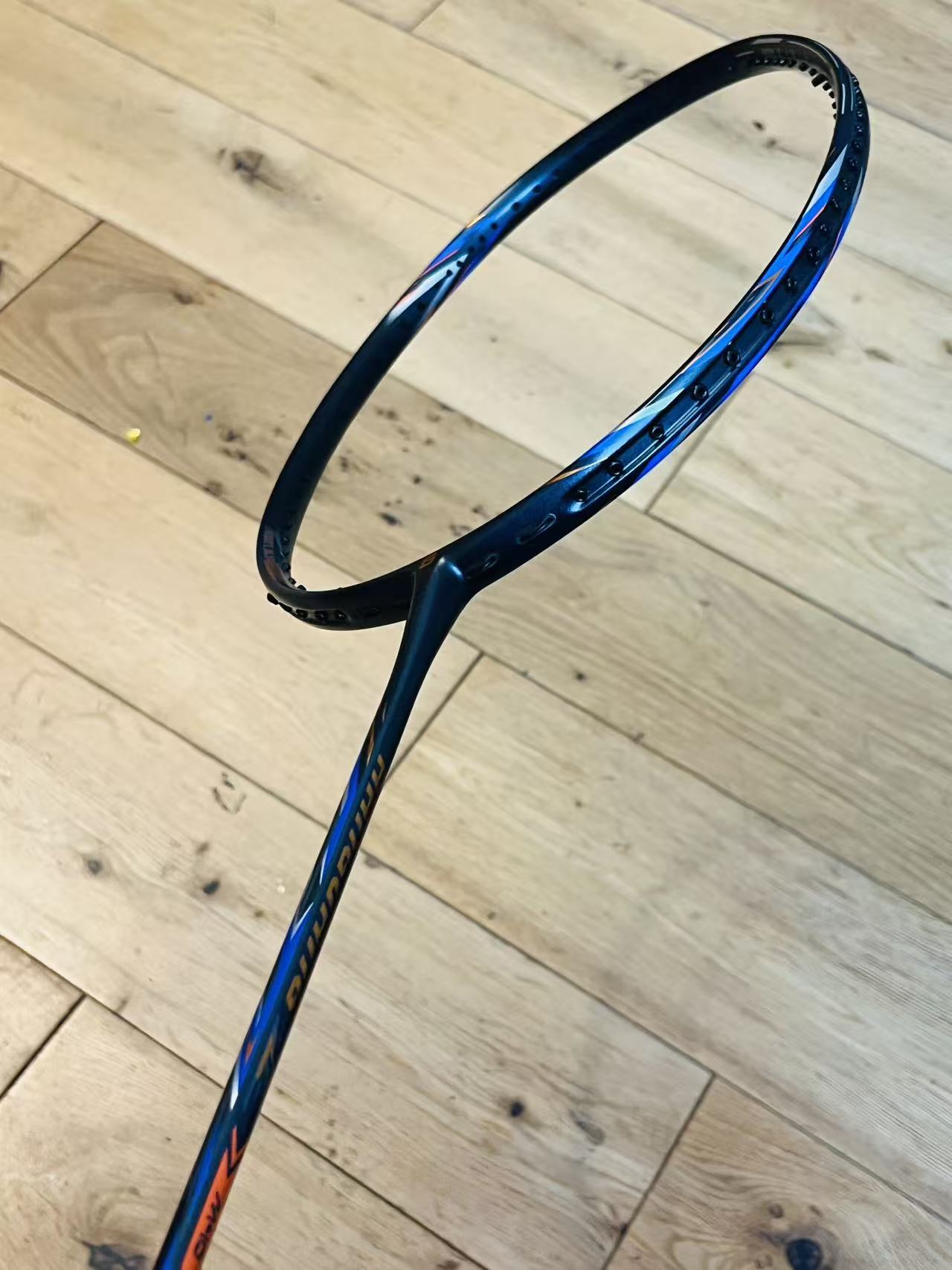 Pure arbon fiber badminton racket 5UG6 free strung 24-26 lbs
