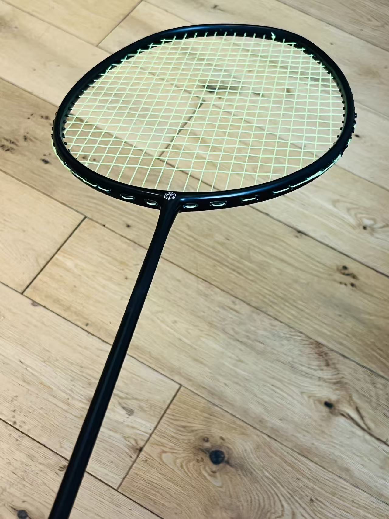 Pure carbon fiber black badminton racket 6U strung 24 lbs
