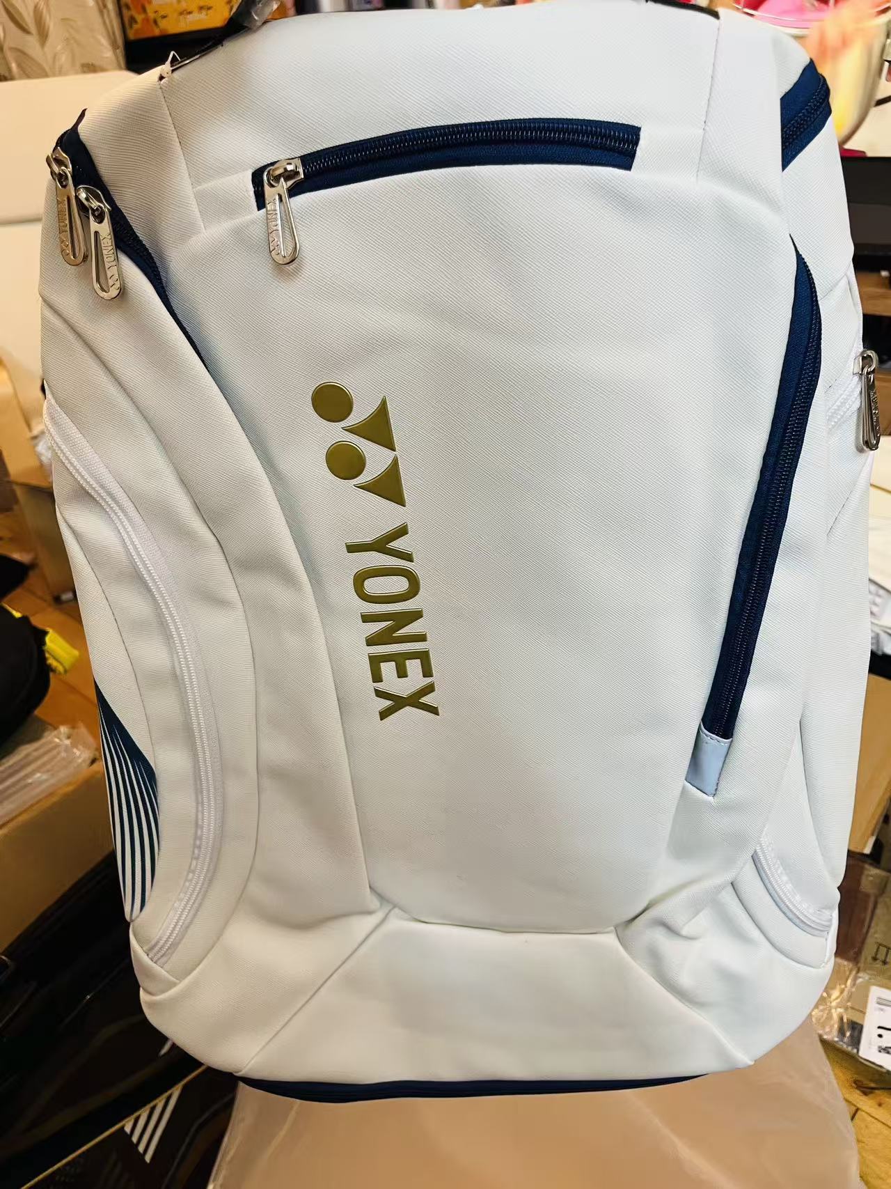 Used Yonex badminton backpack, leather (holds 3-5 rackets)99%new