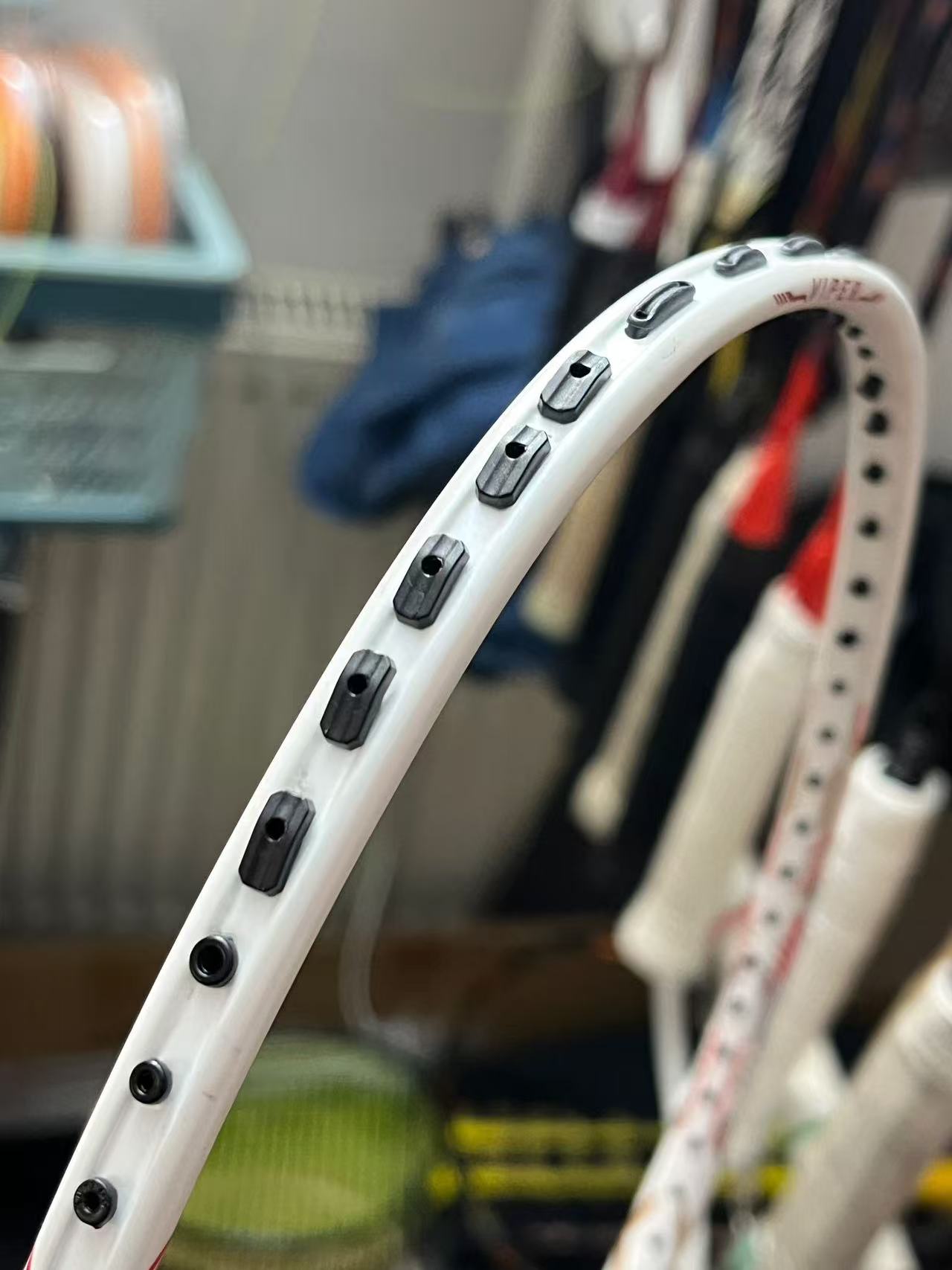 Badminton Racket Collapse Preventing collapse of badminton racket grommets (20 grommets unit ...