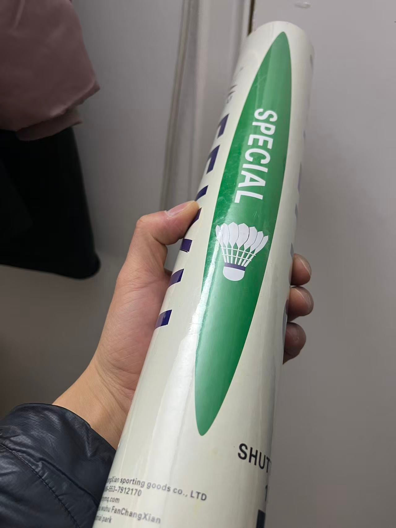 Badminton shuttlecocks for beginner and intermediate level players （feather）