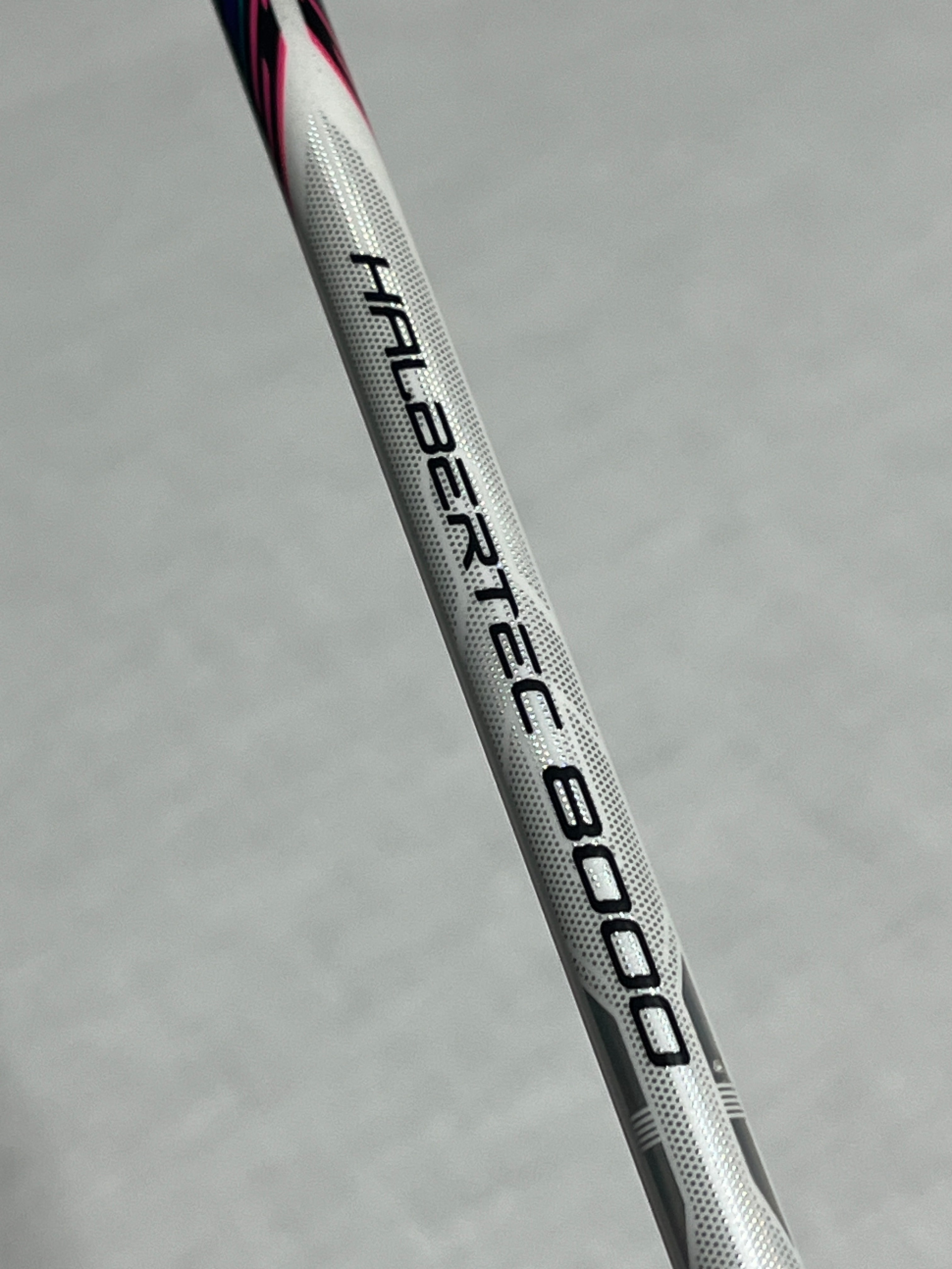 Li-Ning used Halbartec 8000  badminton racket 4U strung 26lbs