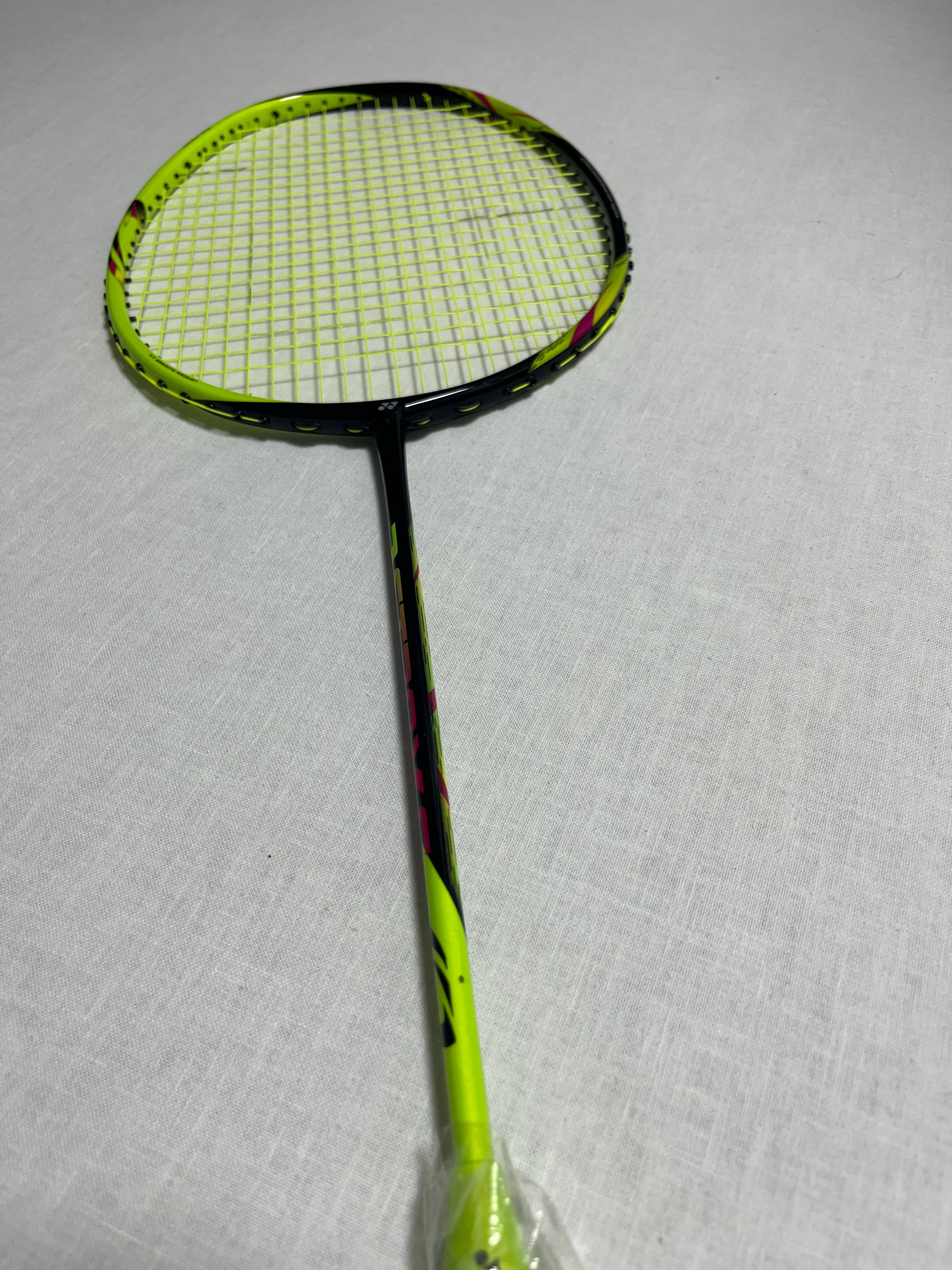 Yonex uesd Astrox 6 badminton racket 4UG5 strung 26lbs
